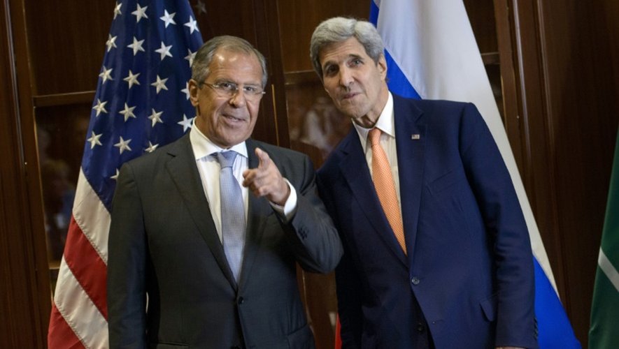Le ministre russe des Affaires étrangères, Sergueï Lavrov, et le Secrétaire d'Etat américain John Kerry le 3 août 2015 à Doha