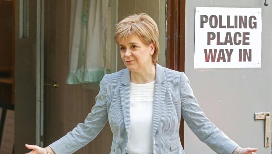 Nicola Sturgeon à la sortie du bureau de vote le 23 juin 2016 à Glasgow