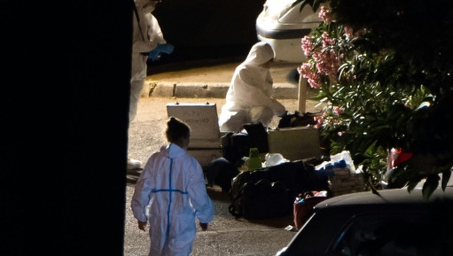 La police médico-légale sur le lieu de la fusillade le 25 juin 2016 à Marseille