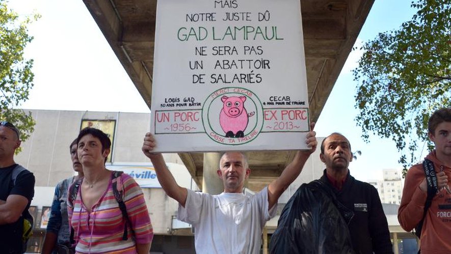 Des salariés de la société d'abattage Gad manifestent à Rennes lors d'un CCE, le 7 octobre 2013