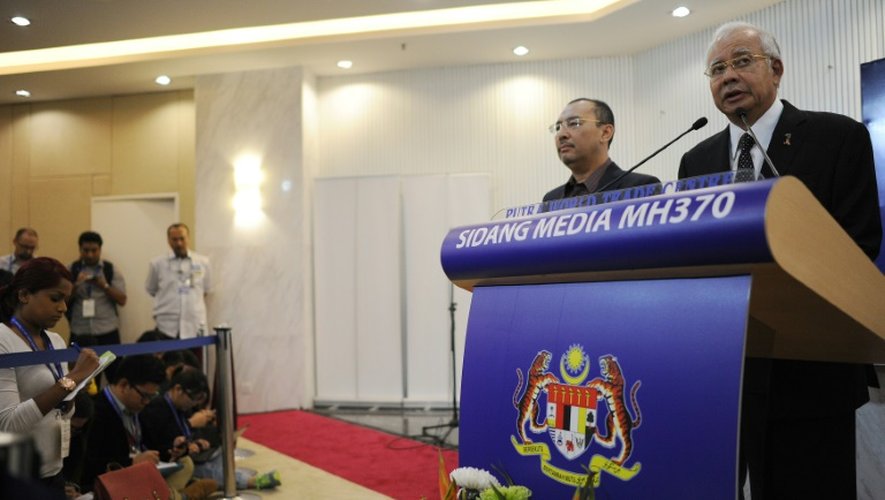 Le Premier ministre malaisien Najib Razak s'adresse aux journalistes le 5 août 2015 à Kuala Lumpur sur les analyses concernant un débris d'avion retrouvé sur une plage de La Réunion