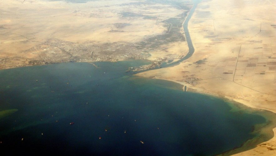 Vue aérienne en date du 31 décembre 2007 de l'entrée sud du canal de Suez