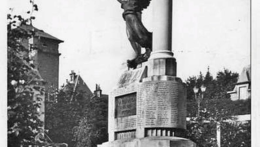 La "Victoire " de bronze, inaugurée en 1925.