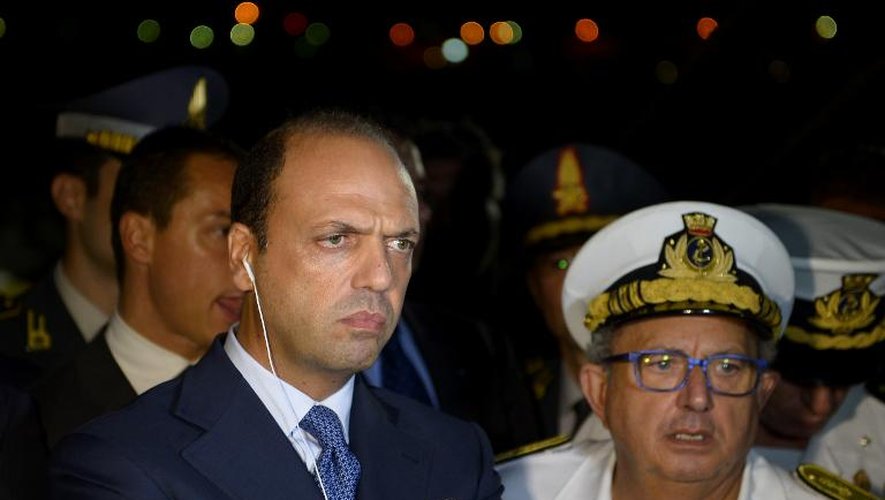 Le ministre italien de l'Intérieur Angelino Alfano à son arrivée le 3 octobre 2013 à Lampedusa