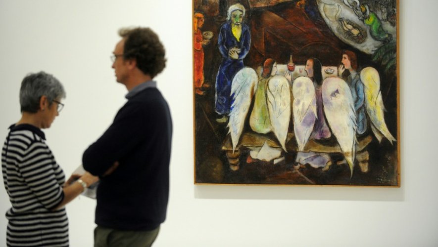L'oeuvre de Chagall "Abraham et les Trois anges", lors de l'exposition "Chagall, de la poésie à la peinture" présentée par le Centre d'art contemporain de Landerneau, le 24 juin 2016