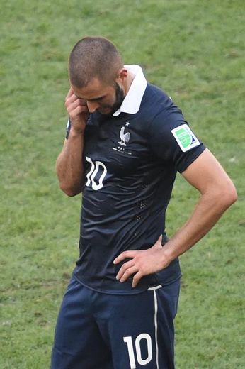 L'attaquant Karim Benzema à la fin du quart de finale de Coupe du Monde perdu par la France contre l'Allemagne, le 4 juillet 2014 à Rio de Janeiro.