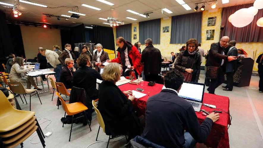 Vote des mes militants socialistes, dans le 15 ème arrondissement de Paris le 10 cotobre 2013