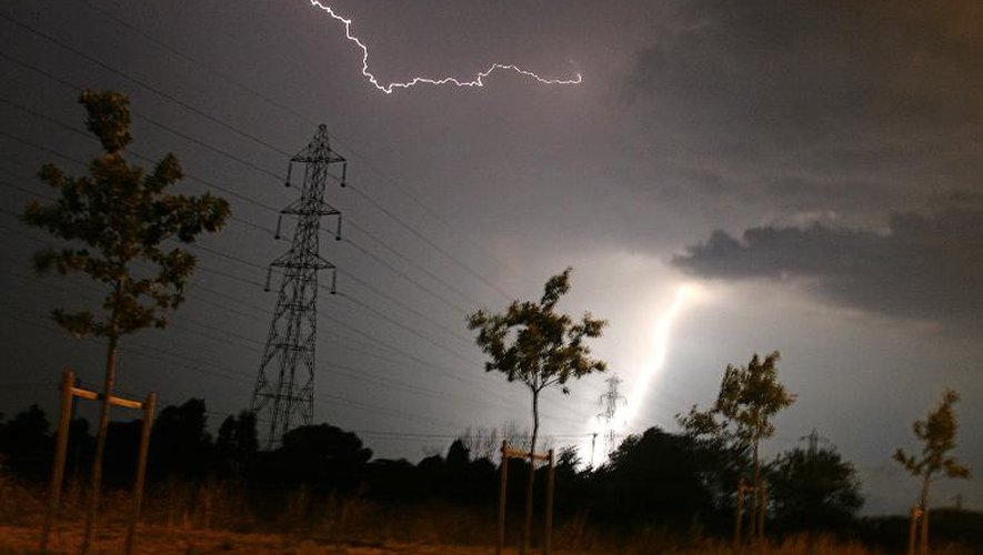 La foudre tombe sur une ligne électrique, le 27 juillet 2006 à Toulouse