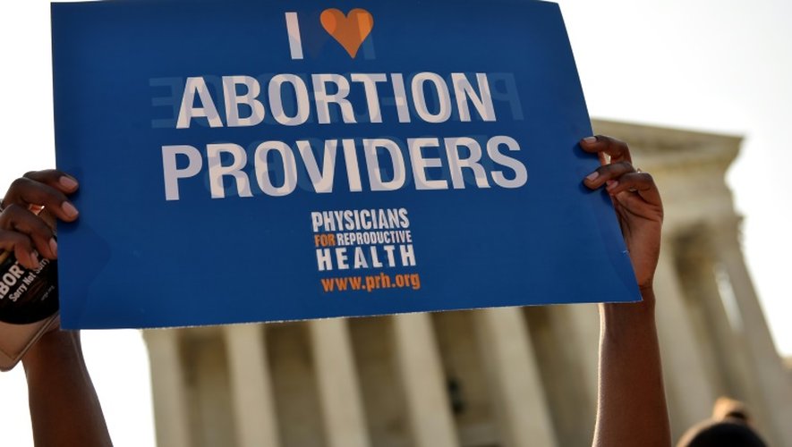 La haute instance judiciaire a jugé illégale une loi de 2013 au Texas qui impose aux cliniques pratiquant des avortements de posséder un plateau chirurgical digne d'un milieu hospitalier