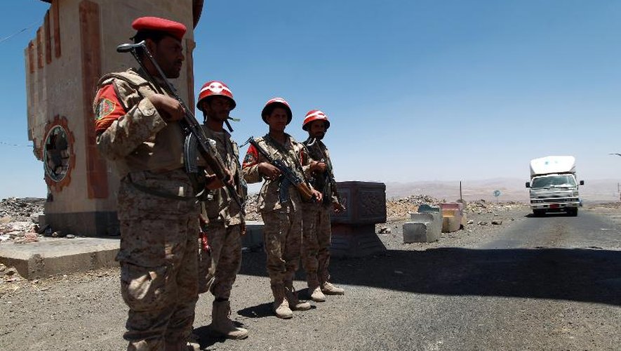Point de contrôle des forces de sécurité yéménites dans la province d'Omran, le 9 juin 2014