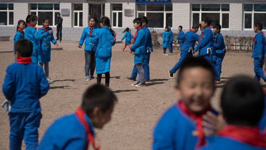 Des écoliers à l'école primaire de Sanjiazi en Chine, le 4 mai 2016