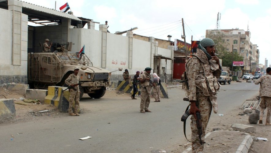 Les forces loyalistes yéménites à Aden, le 30 mars 2016
