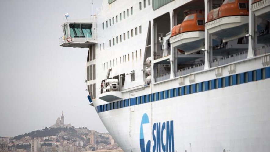 Le ferry "Danielle Casanova" de la SNCM bloqué le 4 juillet 2014 dans le port de Marseille