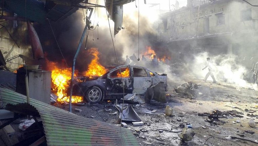 Photo fournie par Human Rights Watch le 14 octobre 2013 montrant un véhicule incendié après un attentat à Darkouche, en Syrie