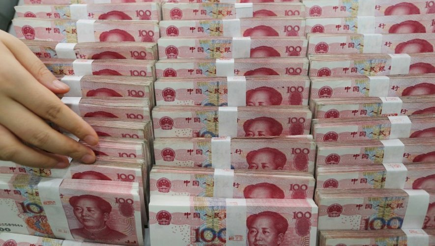 Des billets de cent yuans