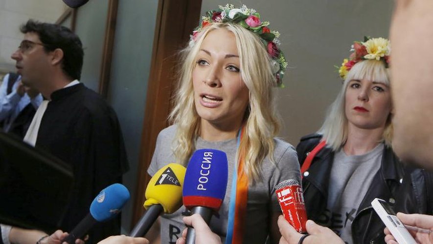 Inna Shevchenko, chef de file des Femen en France, parlant à la presse au palais de justice de Paris, le 9 juillet 2014