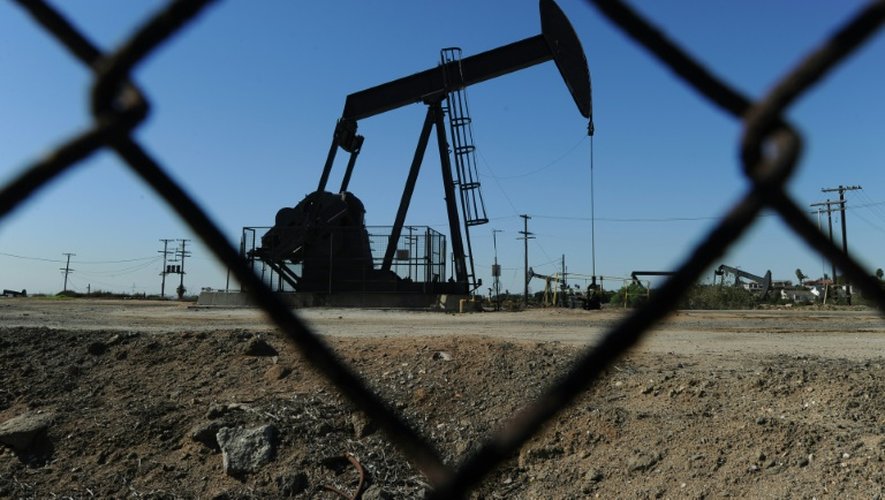 Un puits de pétrole près de Los Angeles aux Etats-Unis, le 2 février 2011