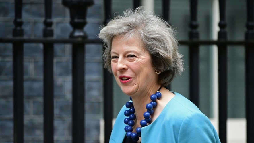 Theresa May à son arrivée à une réunion du gouvernement au 10 Downing Street le 27 juin 2016 à Londres