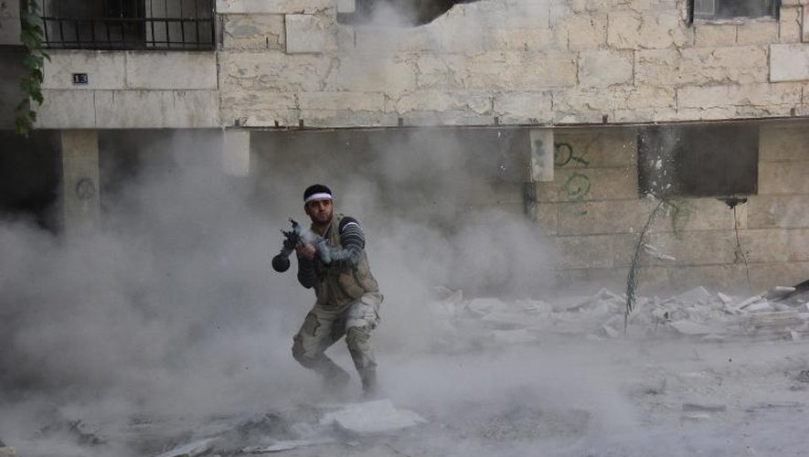 Un combattant rebelle à Alep, le 9 octobre 2013