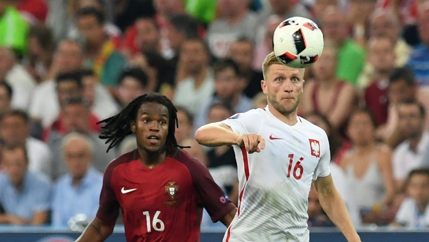 Le Portugais Renato Sanches et le Polonais Jakub Blaszczykowski en quarts de finale de l'Euro-2016 le 30 juin 2016 à Marseille