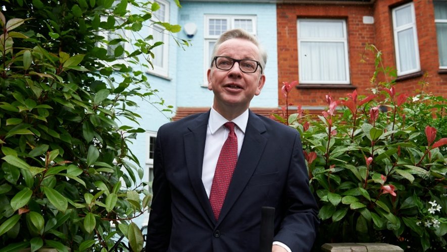 Le ministre britannique de la Justice Michael Gove à la sortie de son domicile le 1er juillet 2016 à Londres