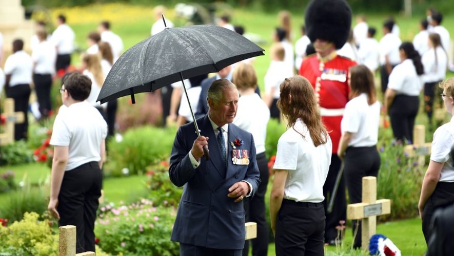 Le prince Charles participe à la cérémonie franco-britannique pour marquer le centenaire de la bataille de la Somme, à Thiepval, dans le nord de la France, le 1er juillet 2016