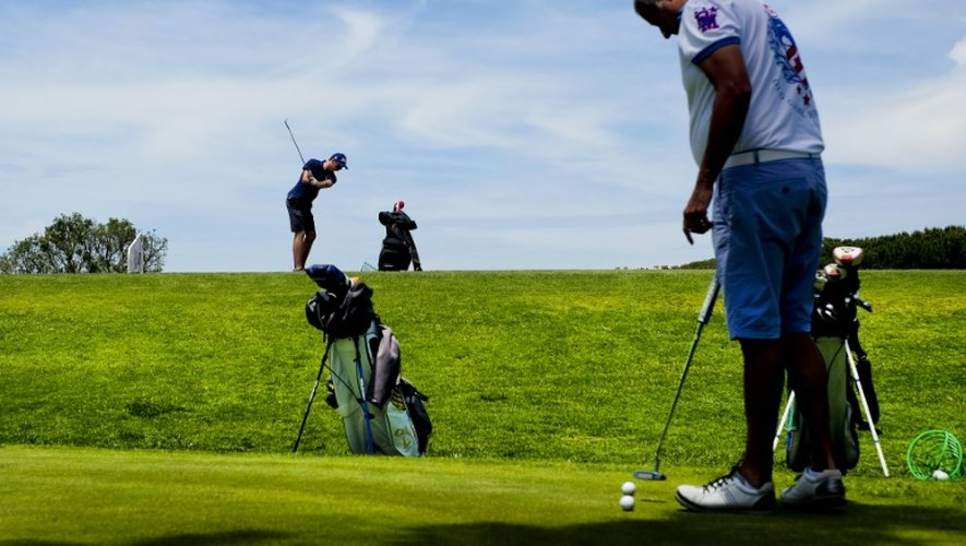 Le Français Gilles Barboux joue au golf à Vila Sol à Vilamoura, au Portugal, le 10 juin 2016