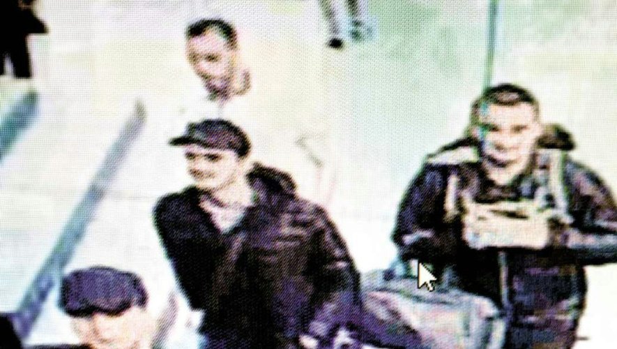 Capture d'une video de CCTV fournie le 30 juin 2016 par la police turque, des trois  kamikazes de l'attaque à l'aéroport d'Istanbul