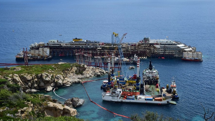 L'opération de sauvetage organisée dès le naufrage du navire en janvier 2012 a un coût total de quelque 1,1 milliard d'euros.