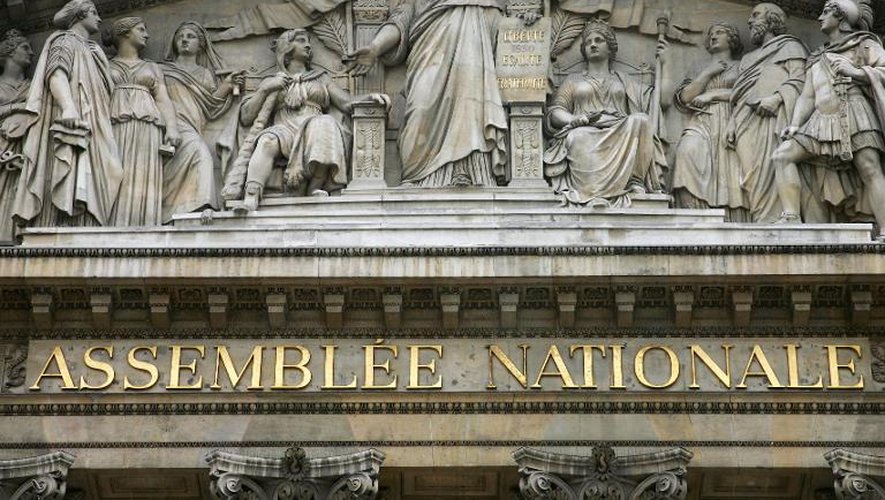 Photo prise le 16 mai 2006 de la façade de l'Assemblée nationale, à Paris