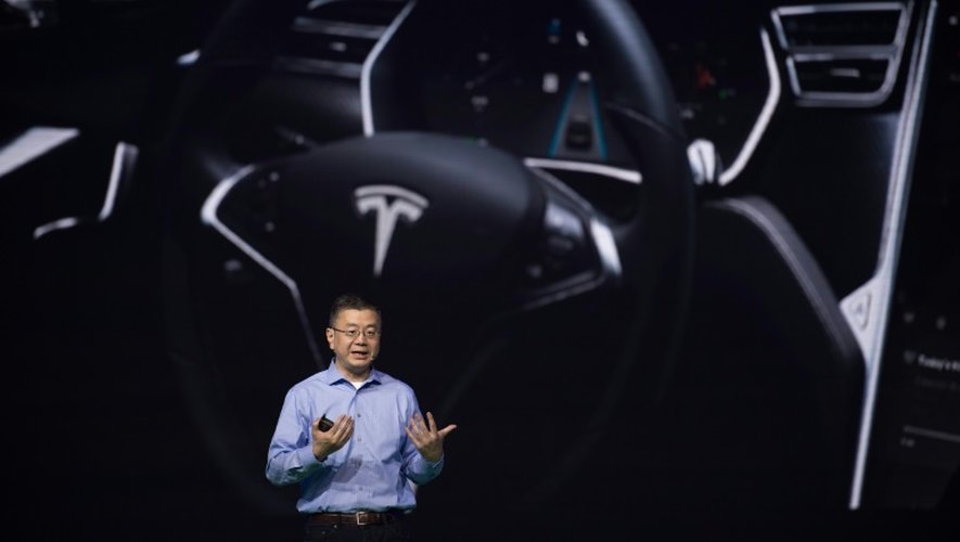 Un dirigeant de Tesla, Robin Ren, le 28 avril 2016 à Pékin