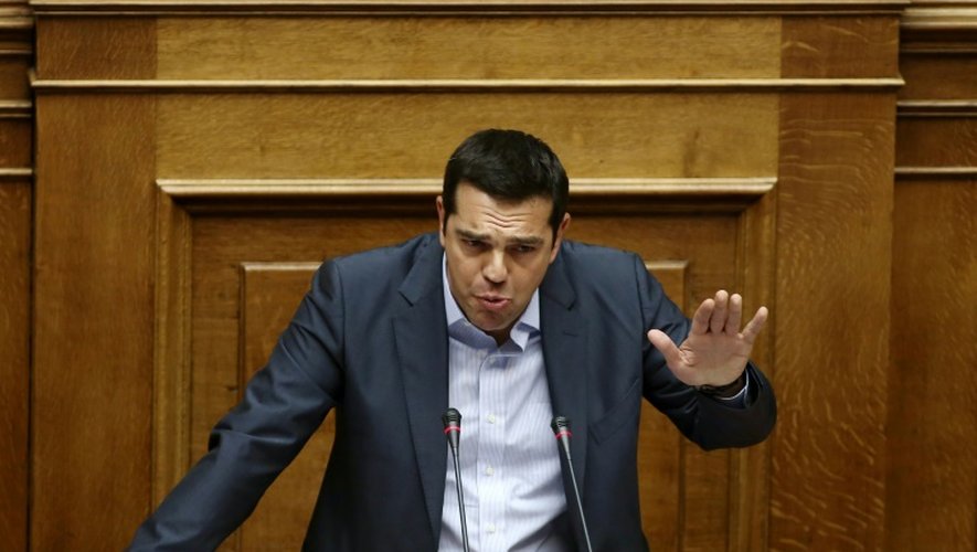 Alexis Tsipras plaide pour l'adoption du troisième plan d'aide à la Grèce, le 14 août 2015 face aux députés à Athènes