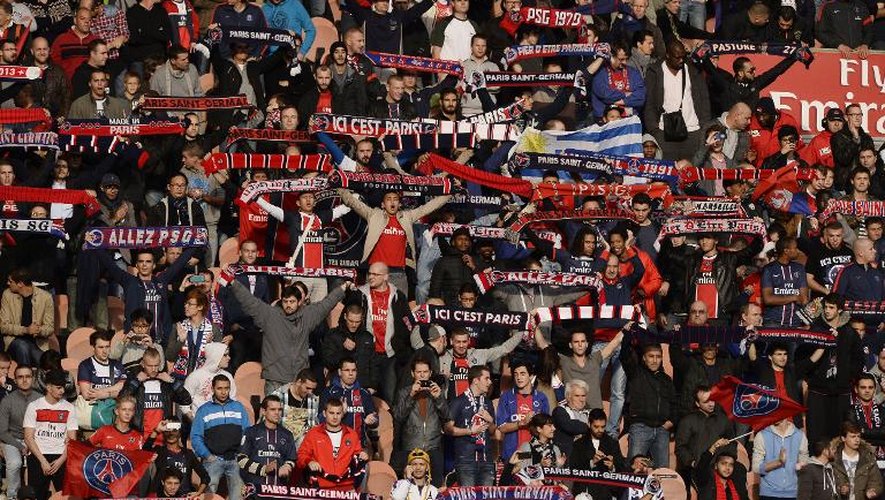 Les supporteurs du Paris Saint-Germain fêtent la victoire des leurs contre Bastia (4-0) au Parc des Princies le 19 octobre 2013.