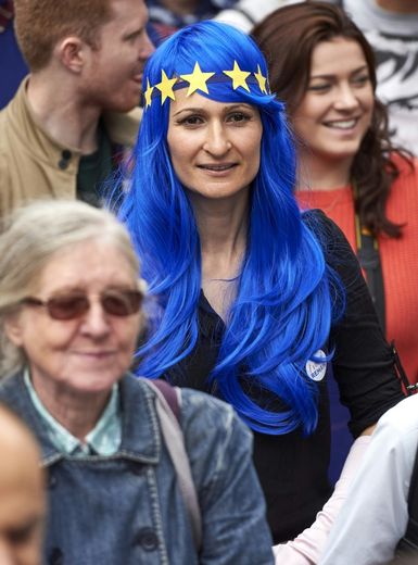 Les manifestants, souvent grimés, souhaitaient "crier" leur amour pour l'Europe