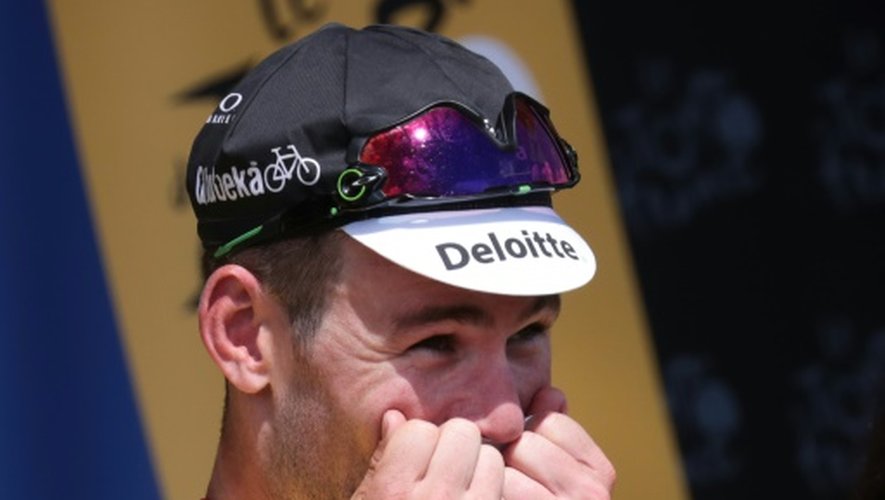 Le Britannique Mark Cavendish avec le maillot jaune du Tour de France, le 2 juillet 2016 à Sainte-Marie-du-Mont