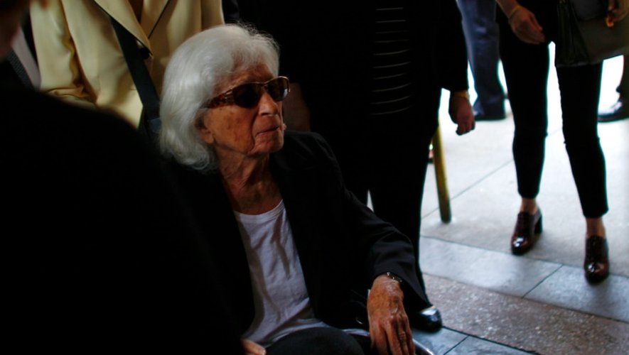 Marion Wiesel arrive aux funérailles de son époux, Elie Wiesel, le 3 juillet 2016 à New York
