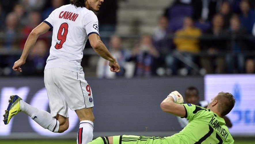 L'attaquant du PSG Edinson Cavani inscrit le 4e des 5 buts de son équipe face à Anderlecht, le 23 octobre 2013 à Bruxelles