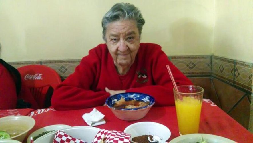 Photo de la fondatrice de l'internat "La Grande Famille", Rosa del Carmen Verduzco, prise par un proche lors d'un repas de famille, un mois avant que n'éclate le scandale de ce foyer pour jeunes