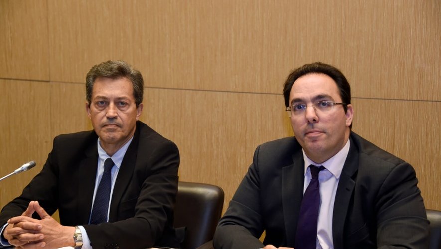 Le président, Georges Fenech, et le rapporteur, Sebastien Pietrasanta, de la commission d'enquête parlementaire lors d'une conférence de presse le 5 juillet 2016 à Paris