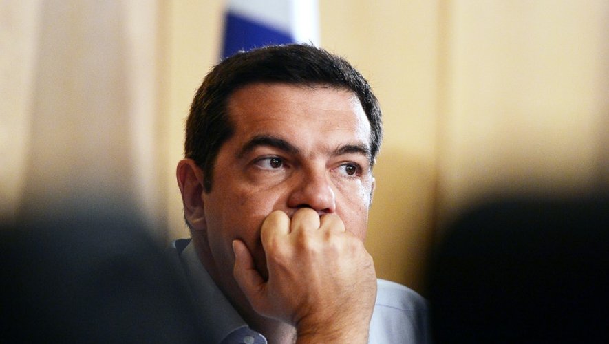 Le Premier ministre grec Alexis Tsipras donne une conférence de presse au Ministère des Infrastructures, des Transports et des Réseaux, le 12 août 2015 à Athènes