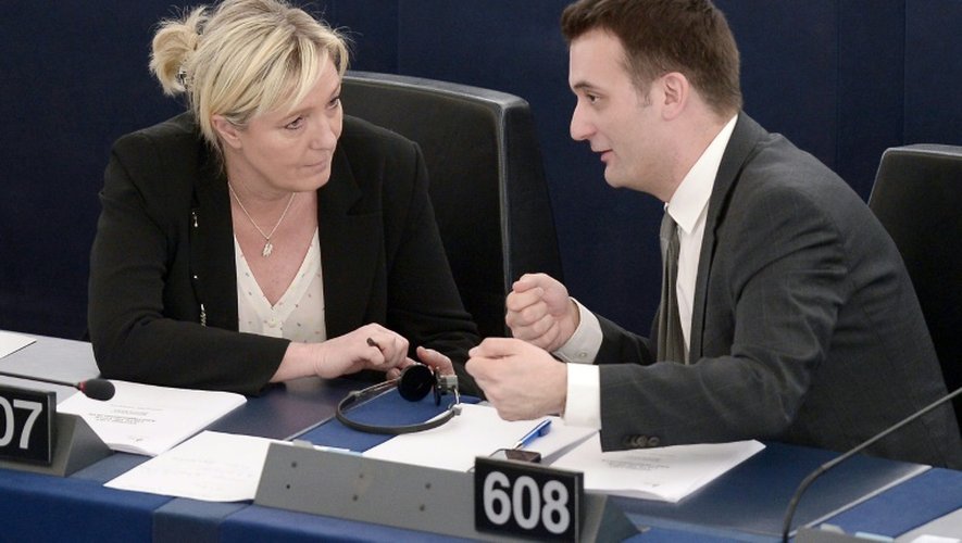 La présidente et le vice-président du Front national Marine Le Pen et Florian Philippot au parlement européen de Strasbourg le 29 avril 2015