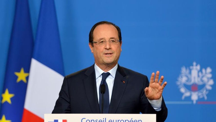 Le président François Hollande lors de sa conférence de presse de clôture d'un sommet européen à Bruxelles le 25 octobre 2013