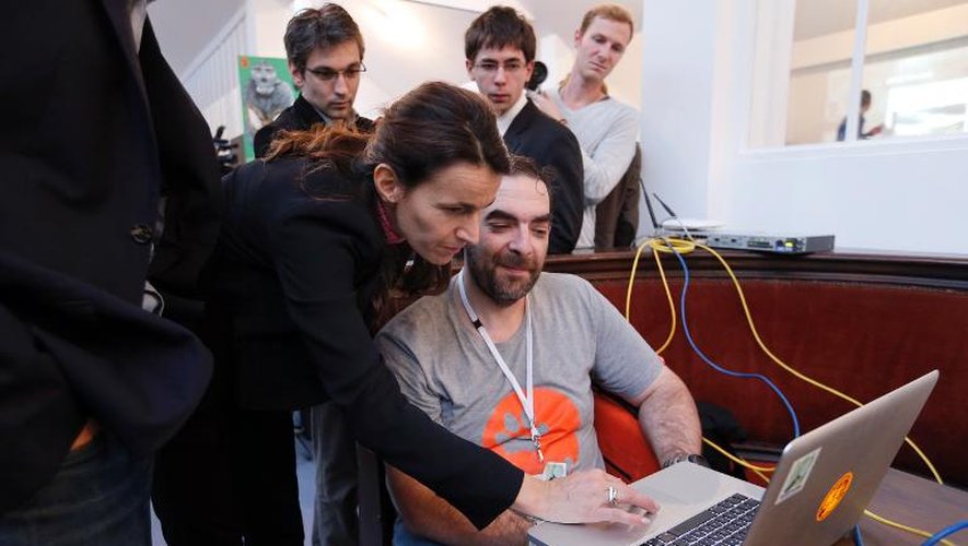 La ministre de la Culture Aurélie Filippetti au "hackathon" à Paris le 25 octobre 2013