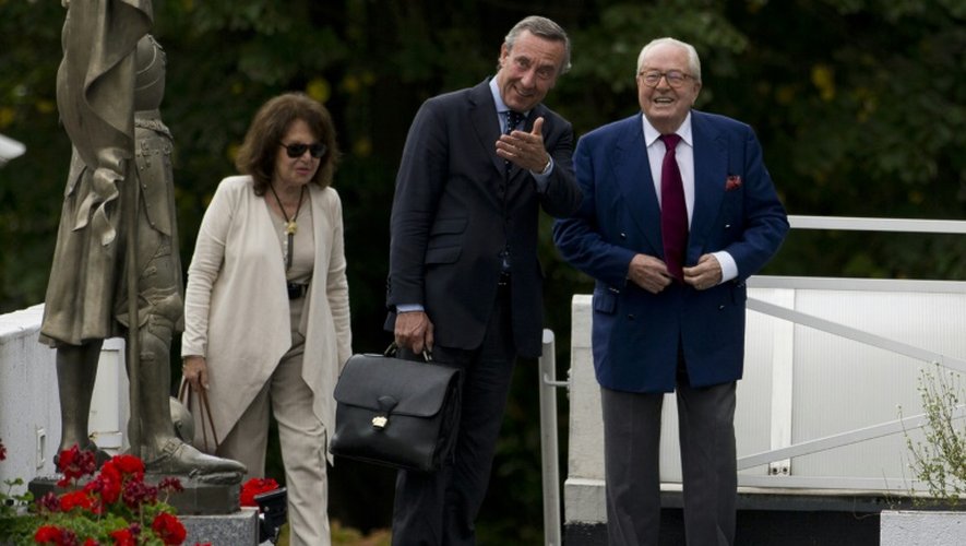 Jean-Marie Le Pen arrive au siège du FN à Nanterre, le 20 août 2015