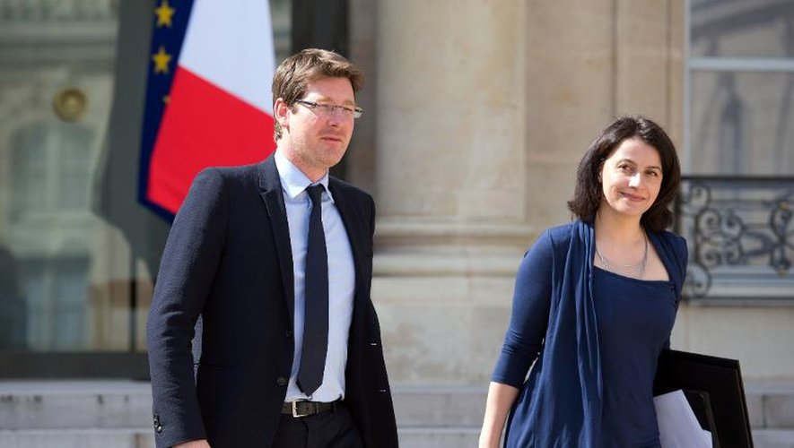 Pascal Canfin et Cécile Duflot à la sortie du Conseil des ministres le 17 avril 2013 à Paris
