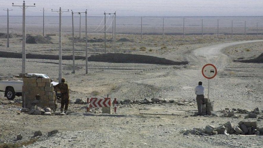 Sodats iraniens le long de la frontière dans la région de Zahedan