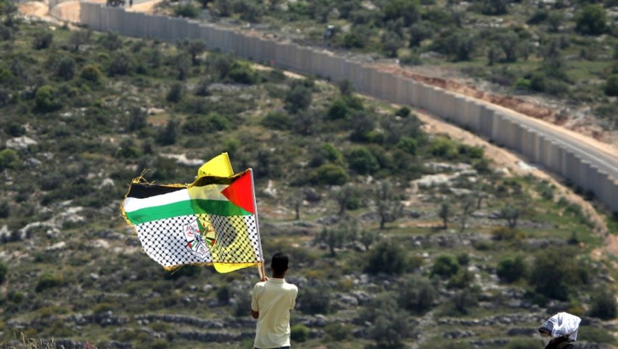 Le mur qui sépare Israël et les territoires occupés près de Ramallah le 13 avril 2012