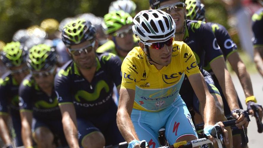 Vincenzo Nibali (Astana) conserve son maillot jaune à l'issue de la 16e étape du Tour de France entre Carcassonne et Bagnères-de-Luchon, le 22 juillet 2014