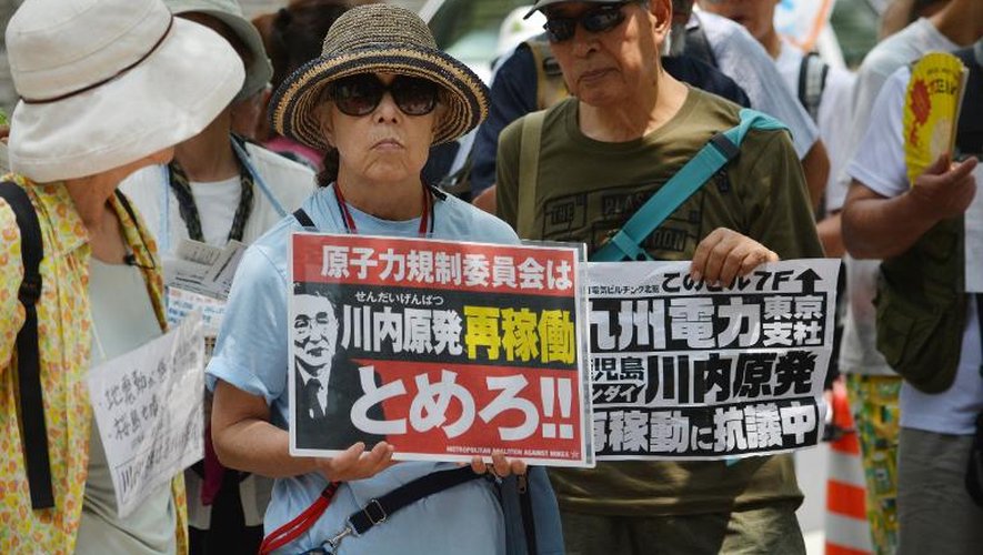 Des manifestants anti-nucléaires se rassemblent le 16 juillet 2014 à Tokyo, après que le gouvernement a autorisé le relancement de deux réacteurs