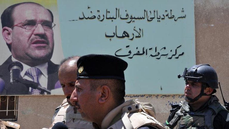 Le chef de la police Jamil al-Shammari le 17 juin 2014 lors d'une inspection des locaux de la police incluant une prison à  Mafraq au nord de Bagdad